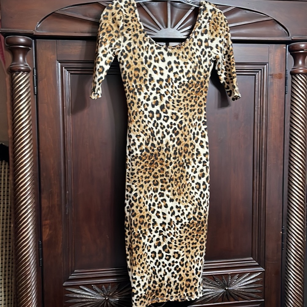 Dress - Picture 2 of 8